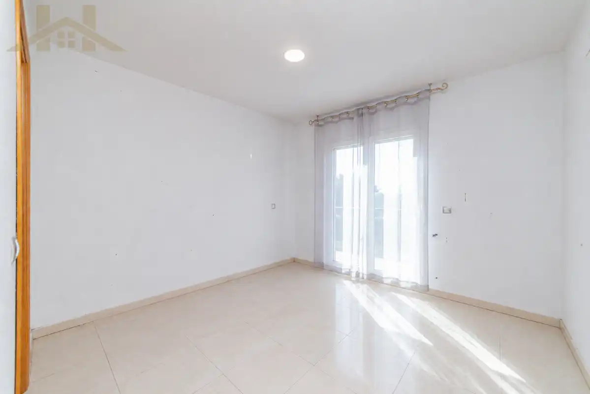 Dormitori de Casa adosada en venda en Seseña amb Calefacció, Jardí privat i Terrassa