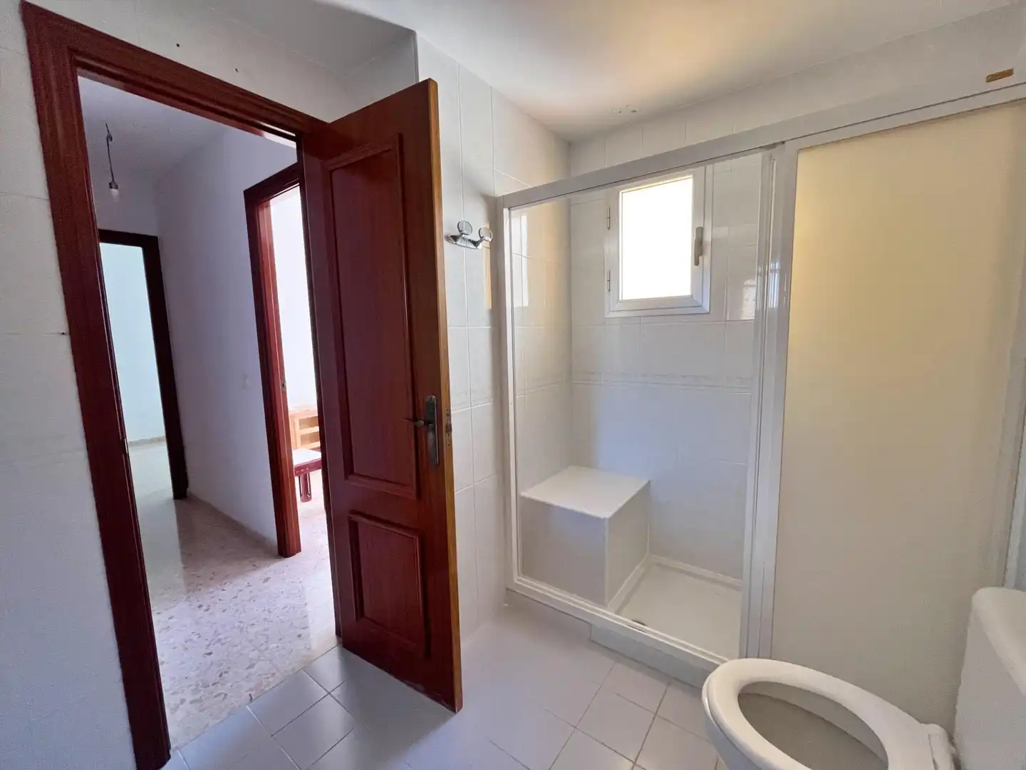 Baño de Piso en venta en Rincón de la Victoria con Aire acondicionado, Terraza y Piscina comunitaria