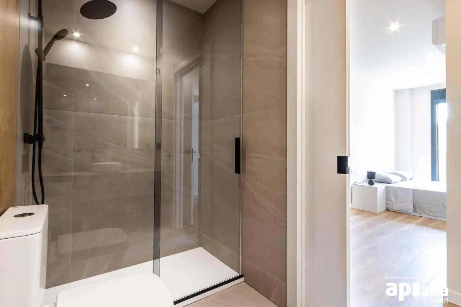 Bany de Casa o xalet en venda en Sabadell amb Parquet, Terrassa i Balcó