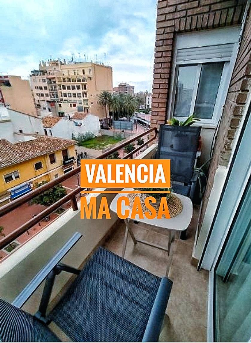 Exterior view of Flat to rent in  Valencia Capital  with Air Conditioner, Heating and Furnished