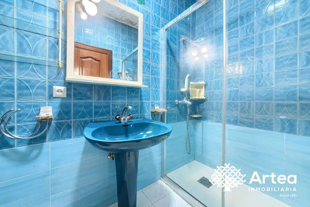 Bathroom of Flat for sale in Bilbao   with Heating