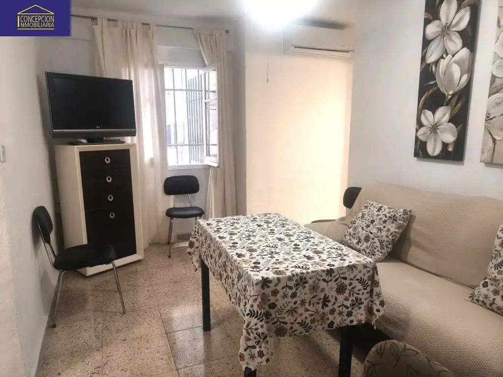Wohnzimmer von Wohnung zur Miete in Córdoba mit Klimaanlage, Heizung und Möbliert
