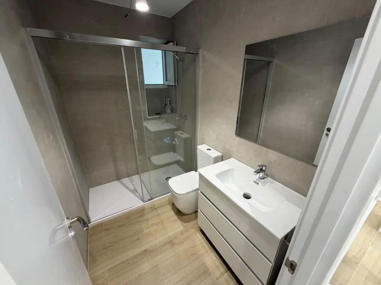 Bathroom of Flat for rent in Camins al Grau