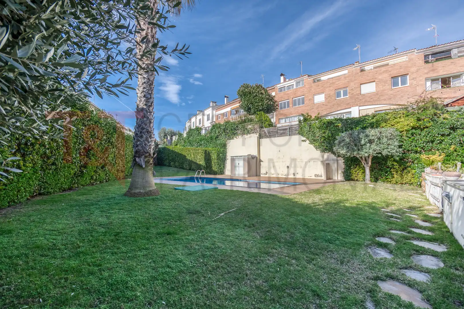 Garten von Einfamilien-Reihenhaus zum Verkauf in El Masnou mit Klimaanlage, Heizung und Terrasse