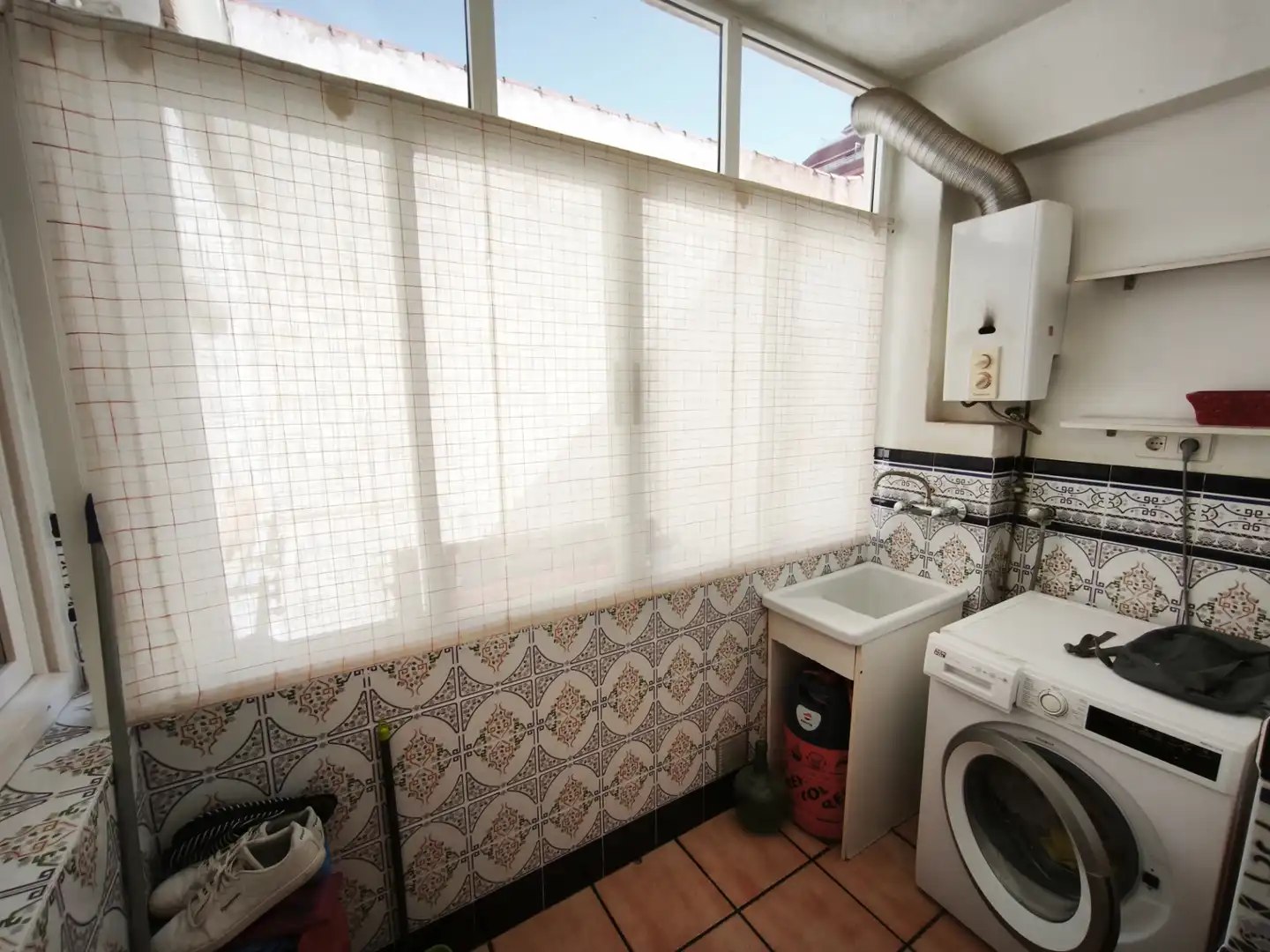 Balcony of Flat for sale in Petrer  with Parquet flooring, Furnished and Oven