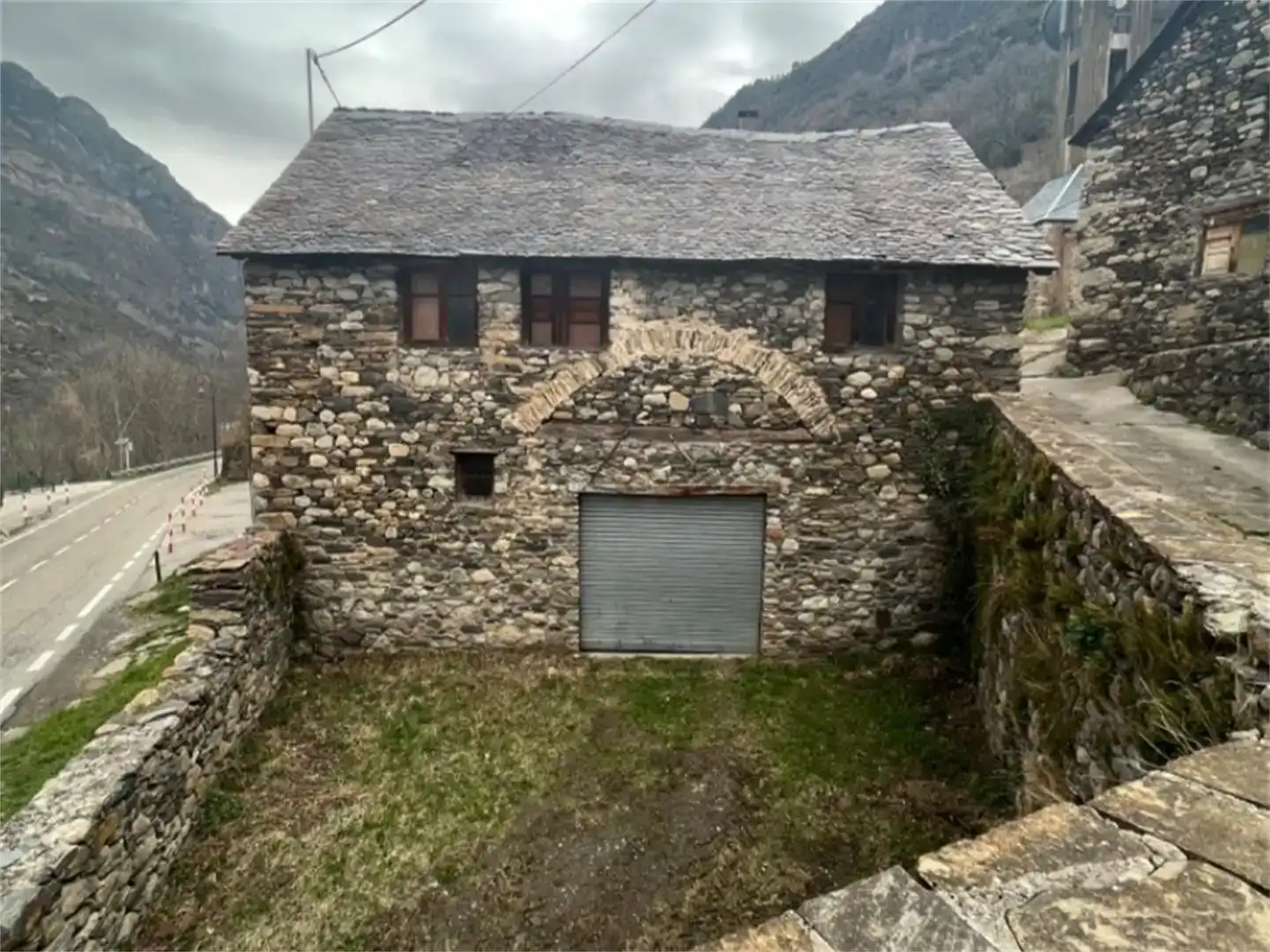 Vista exterior de Piso en venta en La Vall de Boí