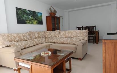 Living room of Flat to rent in  Granada Capital  with Heating, Furnished and Washing machine