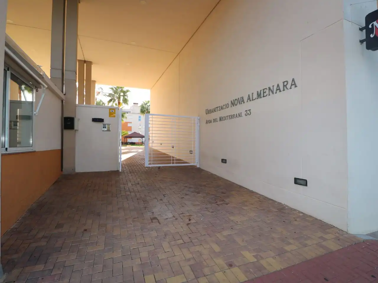 Apartment mit Garten zum Verkauf in Avenida Mediterrani 33
