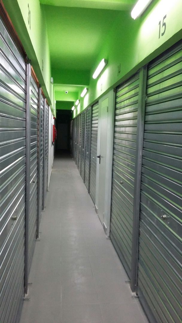 Box room to rent in Pilar