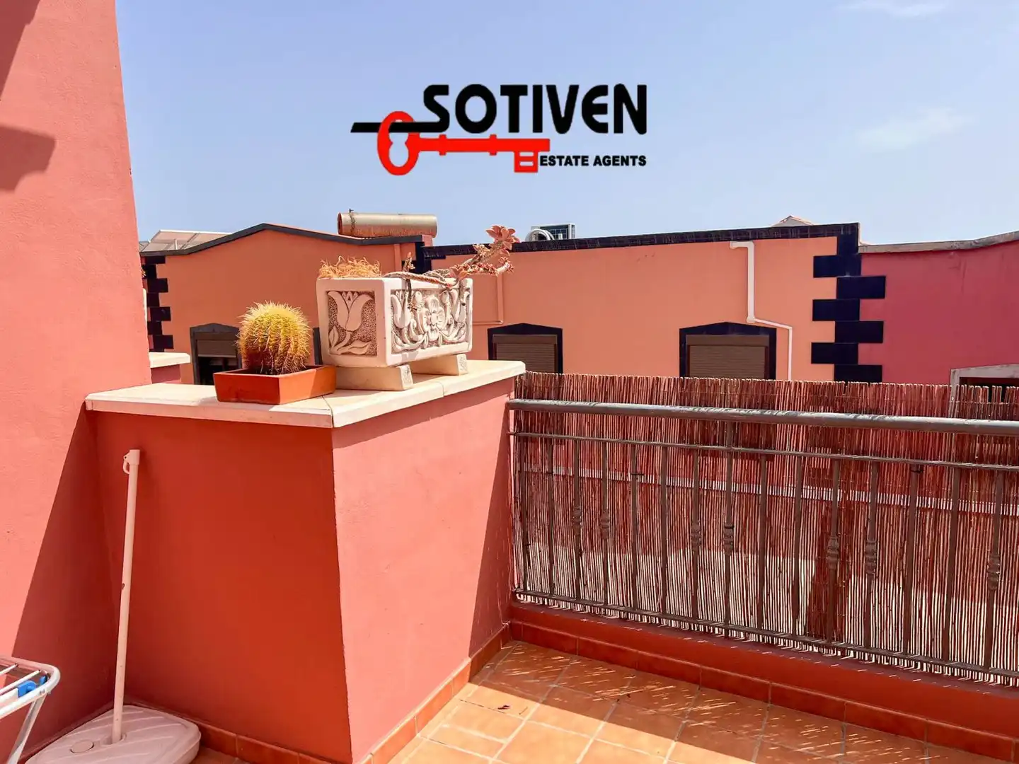 Terraced house with pool for sale in Casco Urbano, imagen 4