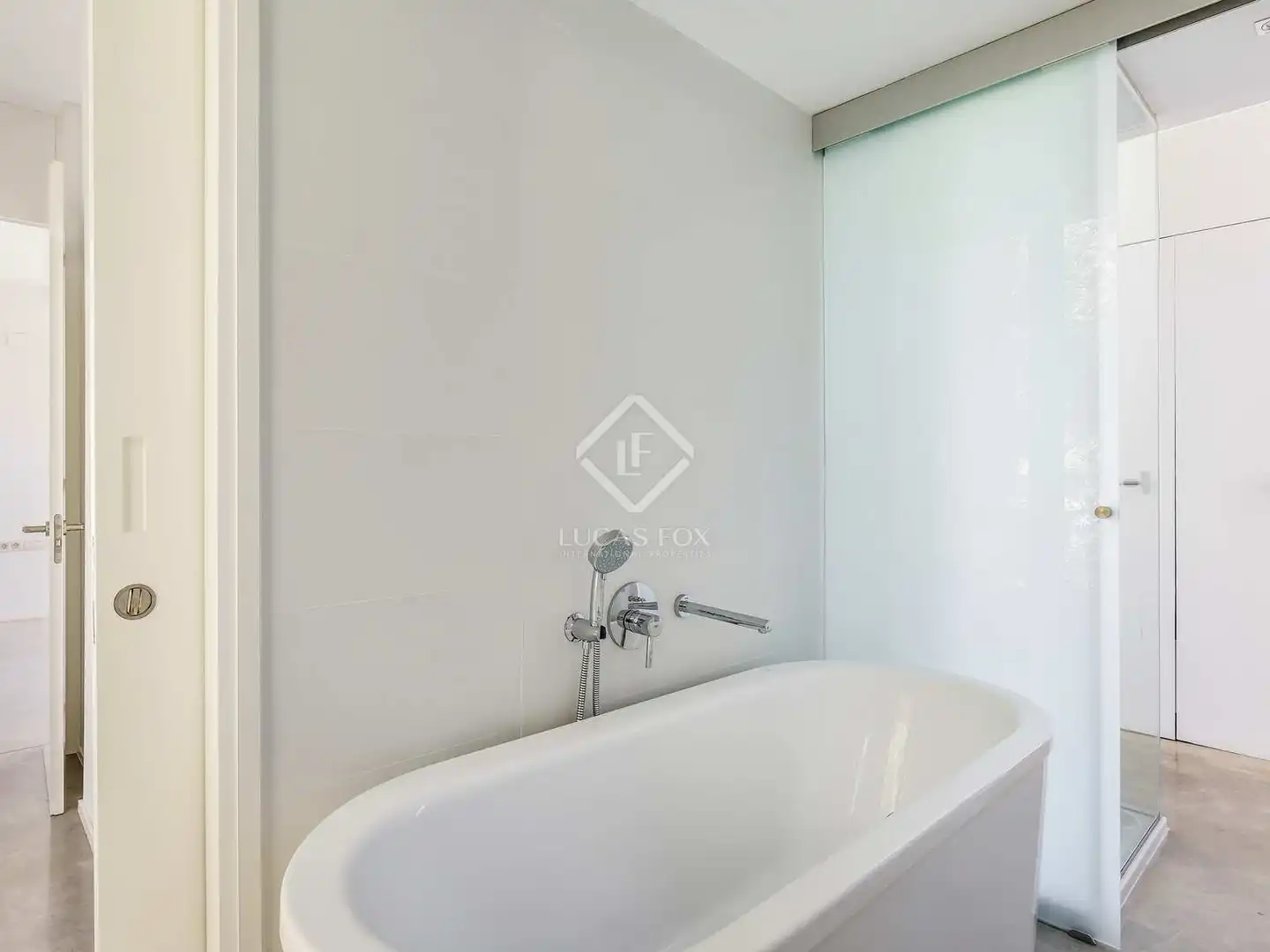 Bany de Casa o xalet en venda en Sant Cugat del Vallès amb Aire condicionat, Calefacció i Jardí privat