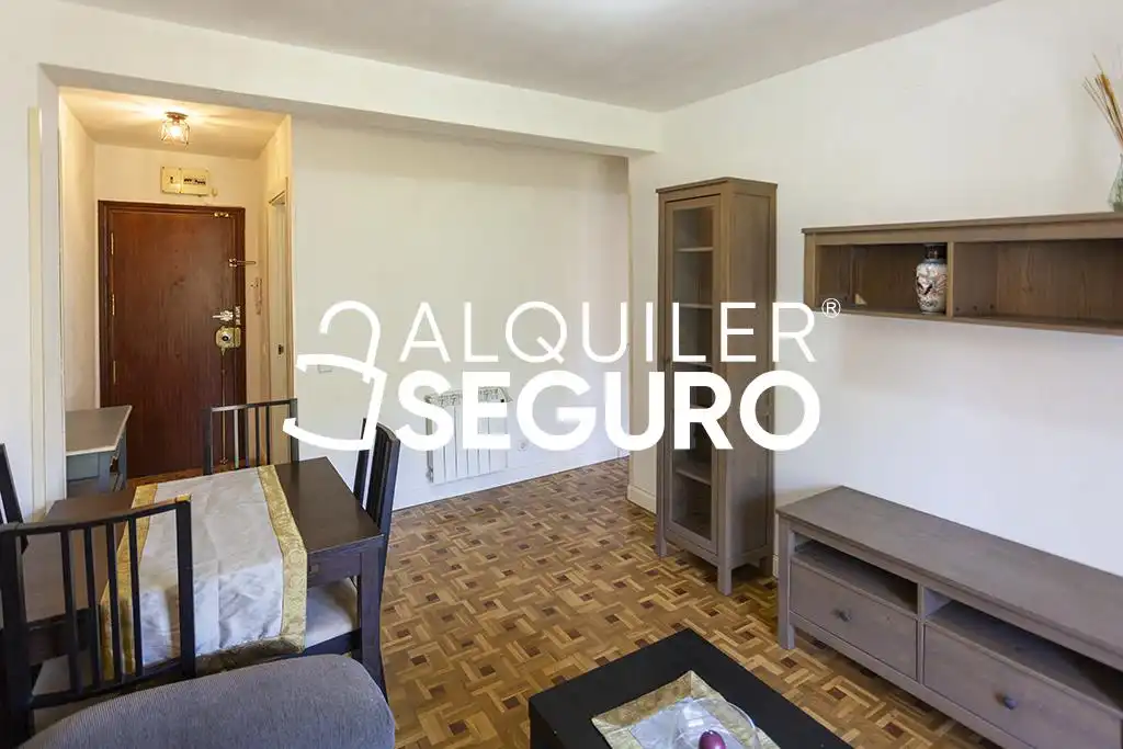 Habitación de Piso de alquiler en Madrid con Calefacción, Terraza y Amueblado