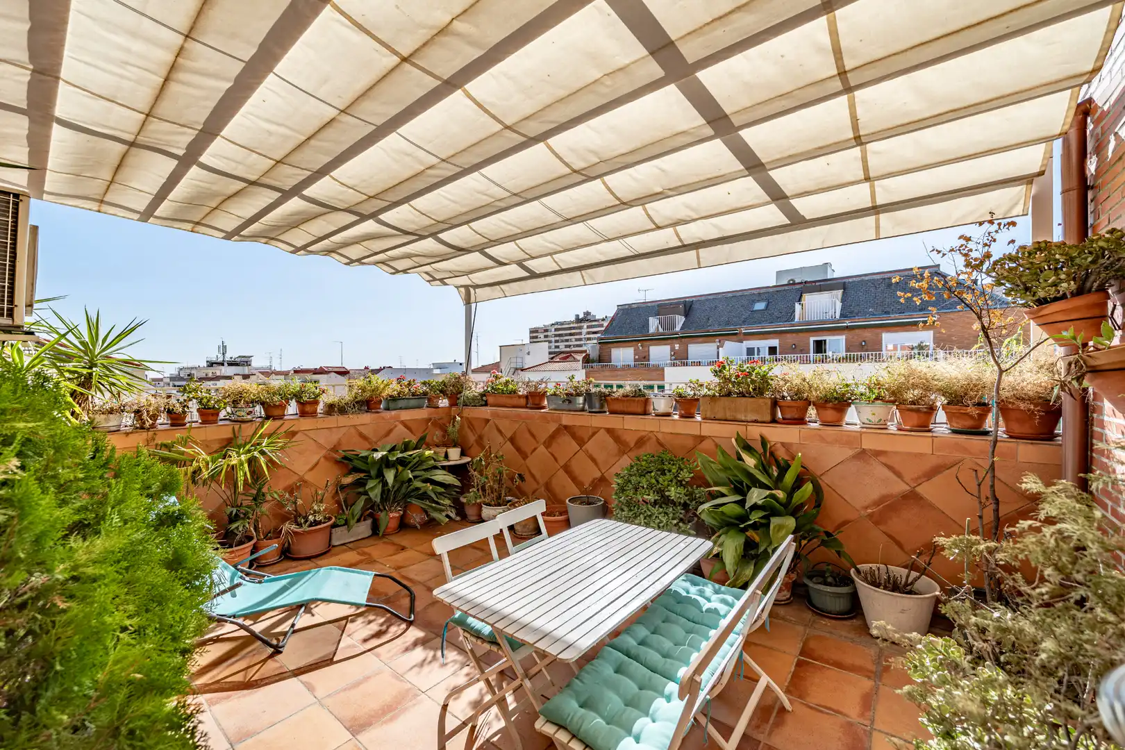 Penthouse with lift for sale in Calle de Guzmán el Bueno 38, imagen 2