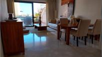 Sala d'estar de Pis en venda en Mijas amb Aire condicionat, Terrassa i Piscina
