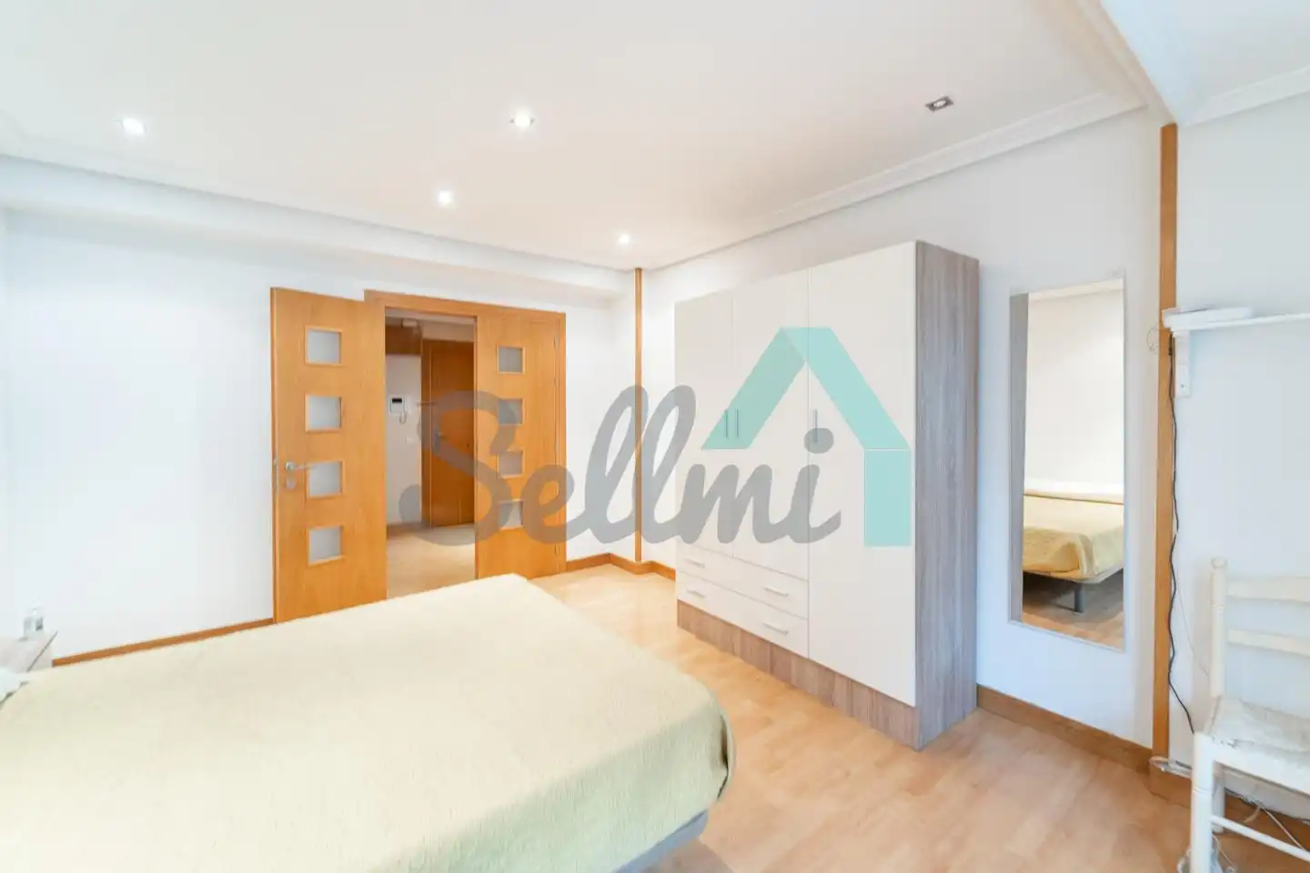 Schlafzimmer von Wohnung zur untervermieten in Oviedo  mit Heizung, Möbliert und Internet