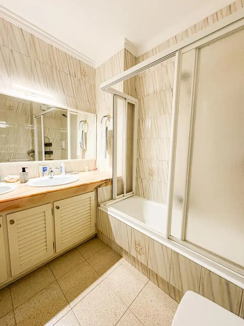 Baño de Casa adosada en venta en Castellar del Vallès con Aire acondicionado, Calefacción y Terraza