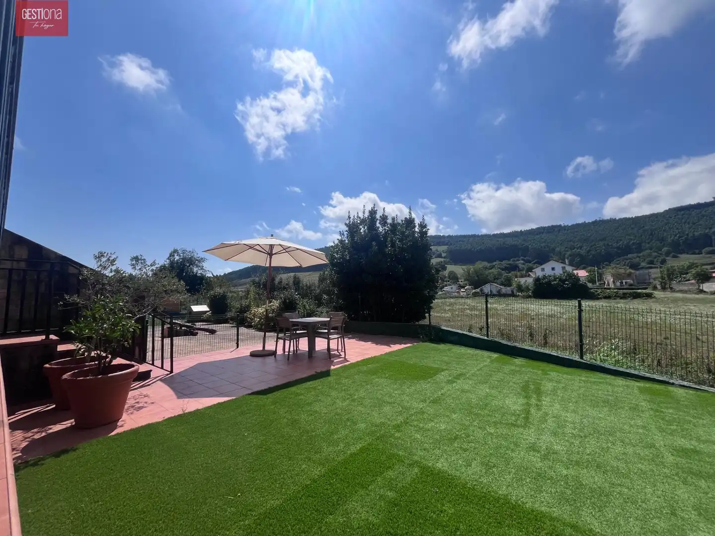 Terrassa de Casa adosada en venda en Arnuero amb Calefacció, Jardí privat i Terrassa