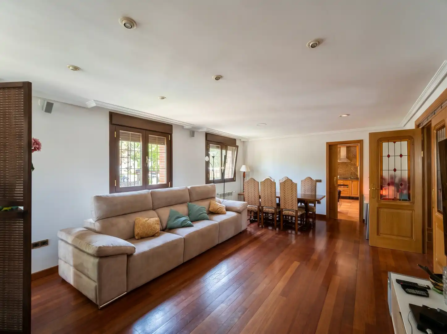 Sala d'estar de Casa o xalet en venda en Guadarrama amb Calefacció, Jardí privat i Parquet
