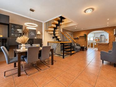 Maison mitoyenne avec balcon à vendre à Massamagrell