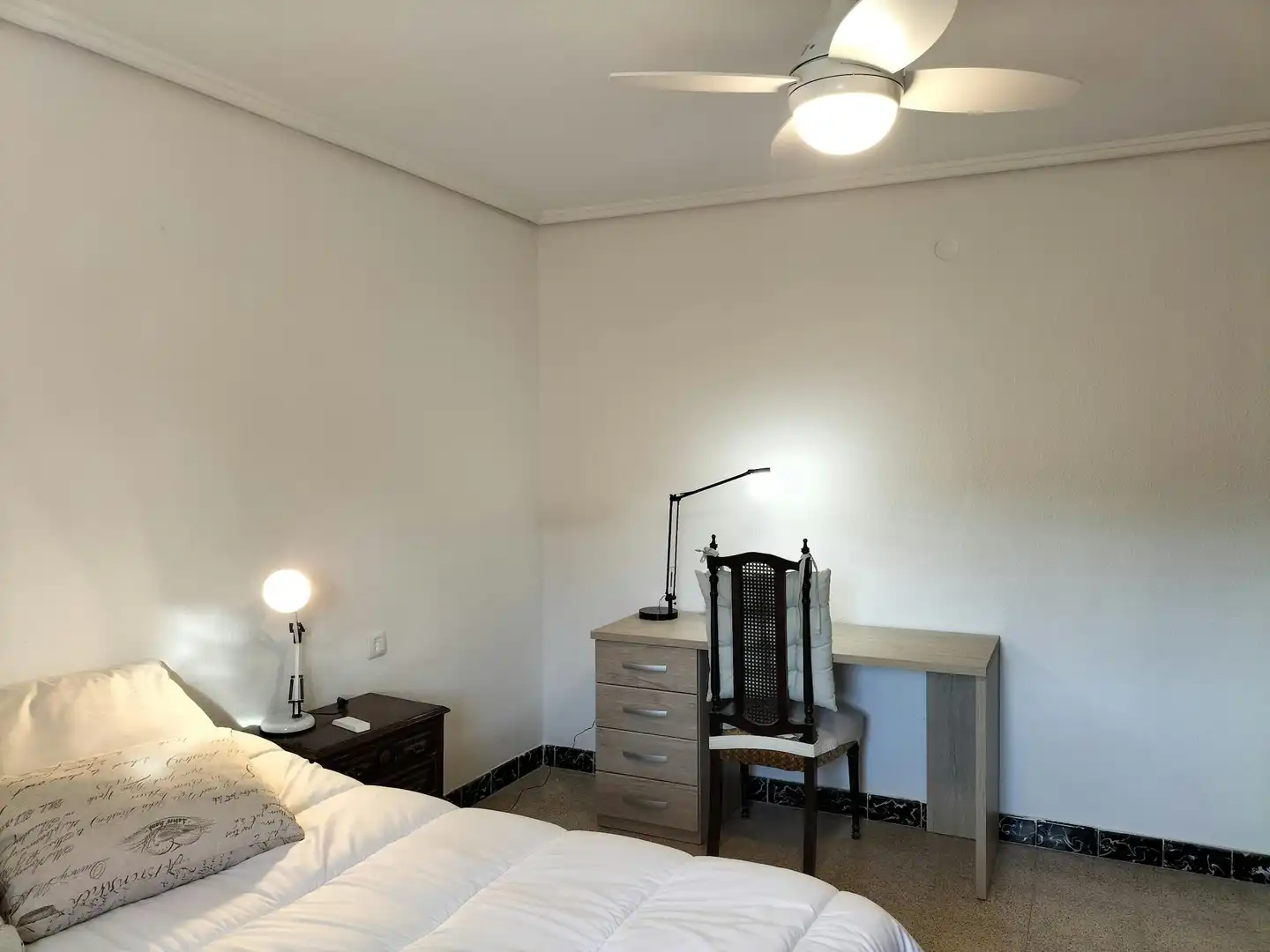 Habitación de Piso para compartir en Valencia con Calefacción, Amueblado y Lavadora