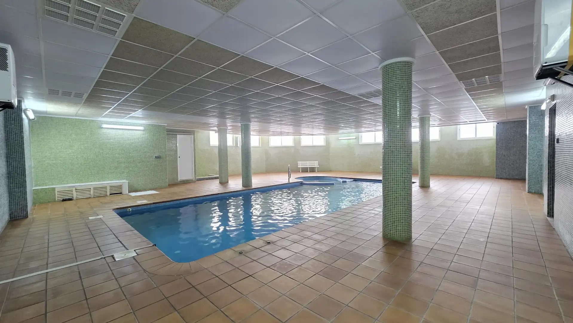 Piscina de Piso en venta en Gandia con Aire acondicionado, Calefacción y Terraza