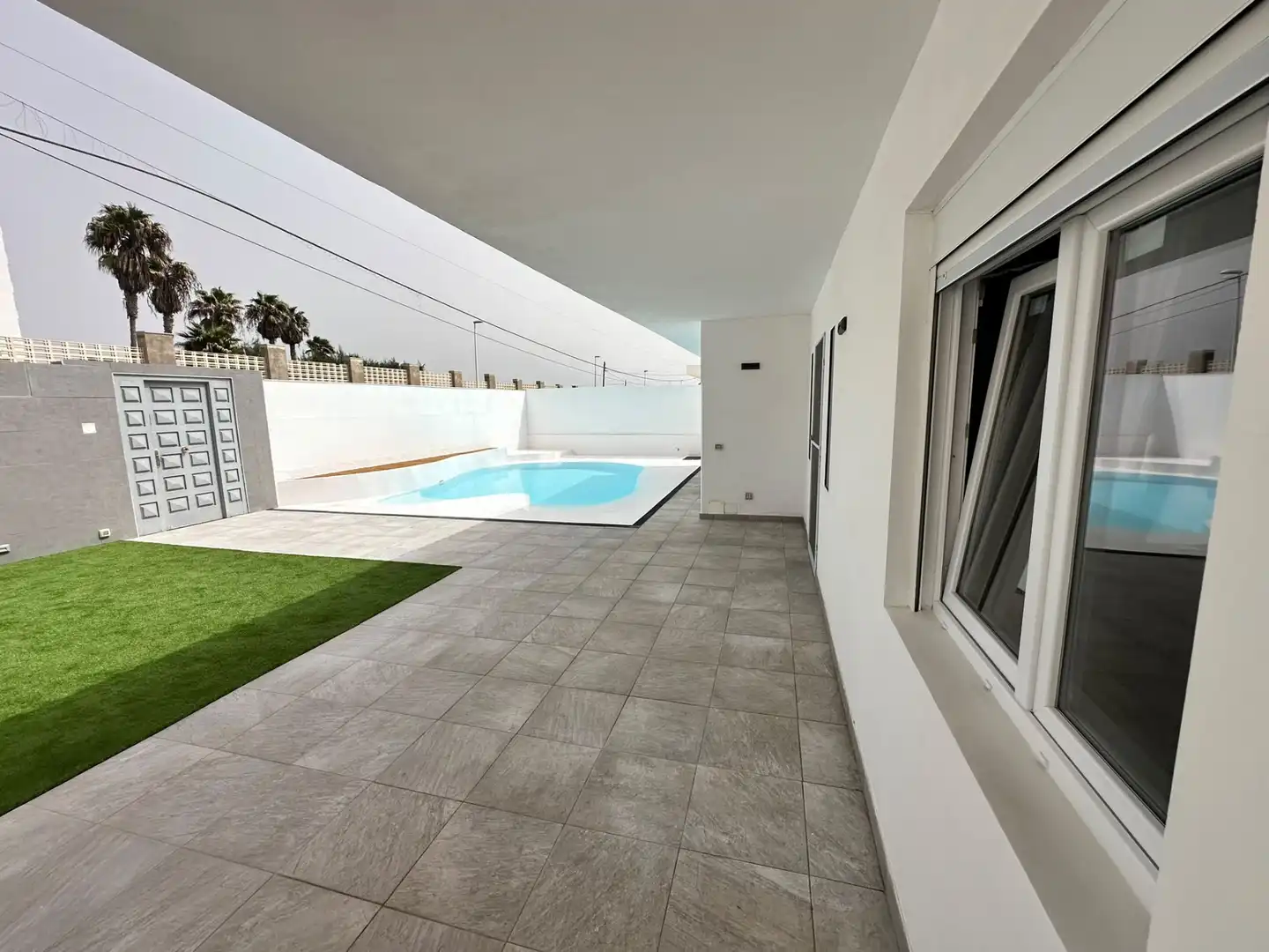 Detached house with terrace for sale in Calle Míster Blisse 56, imagen 2