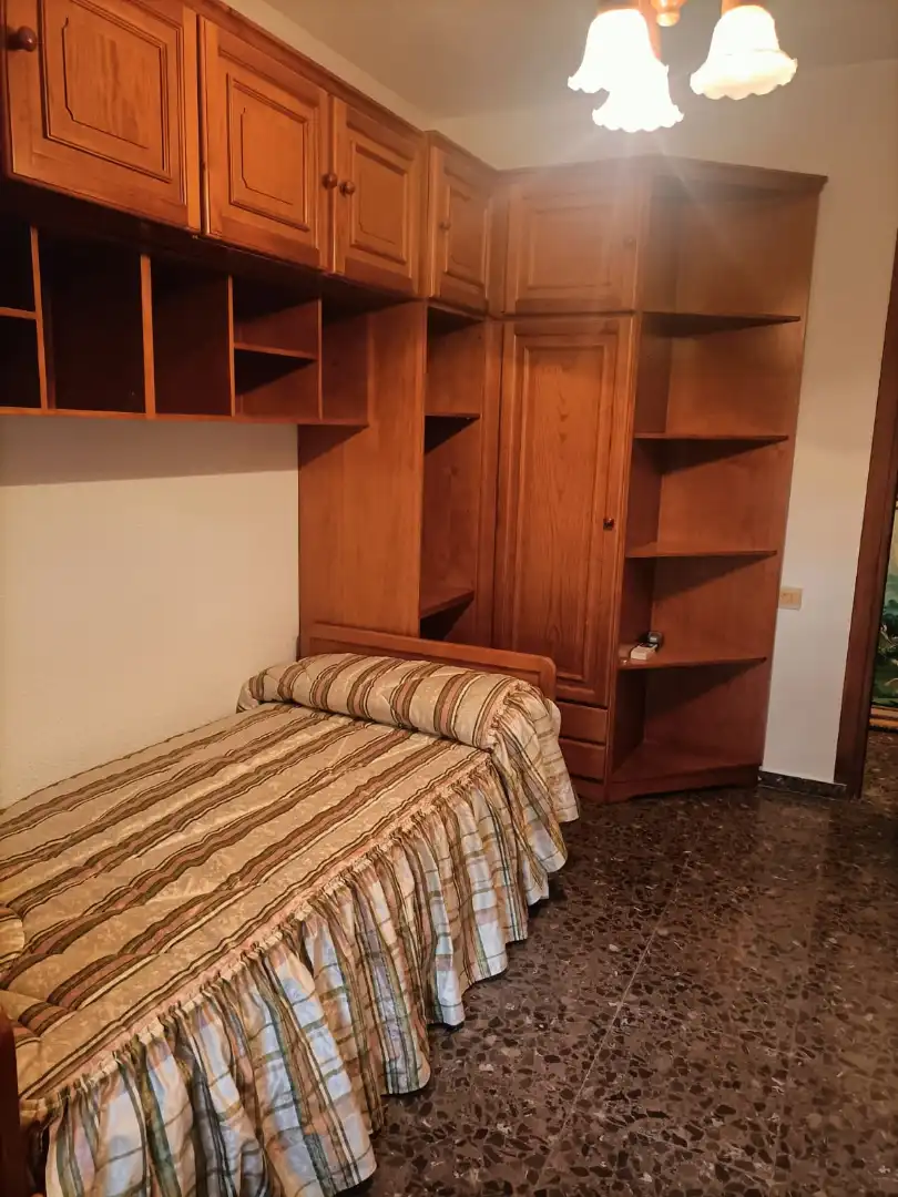 Bedroom of Flat for rent in Jaén  with Air Conditioner, Heating and Furnished
