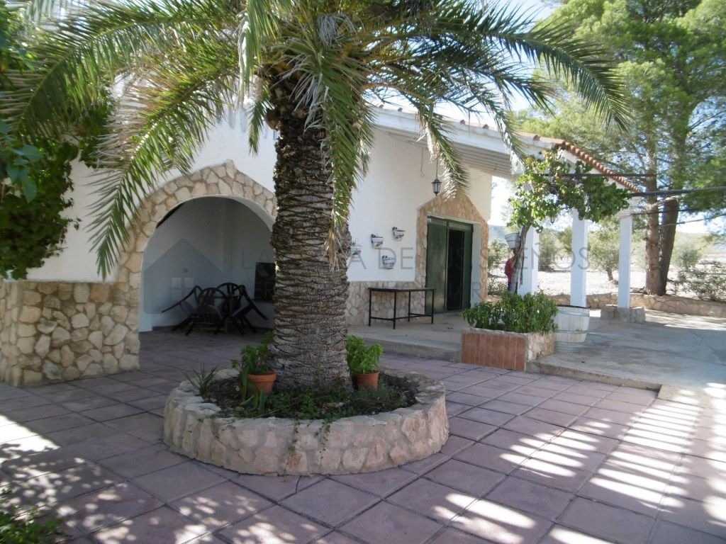 House or chalet for sale in Yecla  with Terrace and Swimming Pool