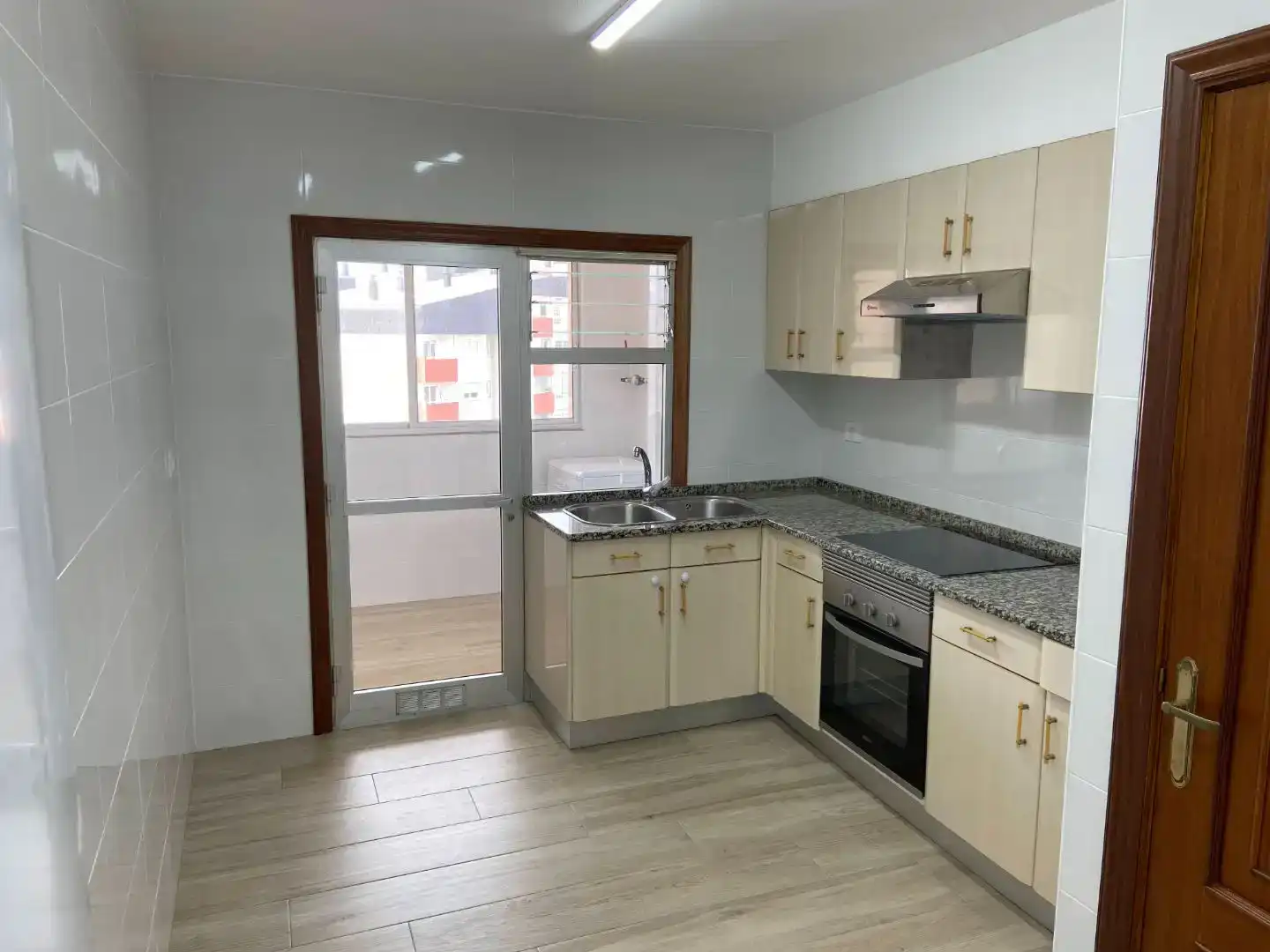 Kitchen of Flat for rent in Vigo   with Parquet flooring and Storage room