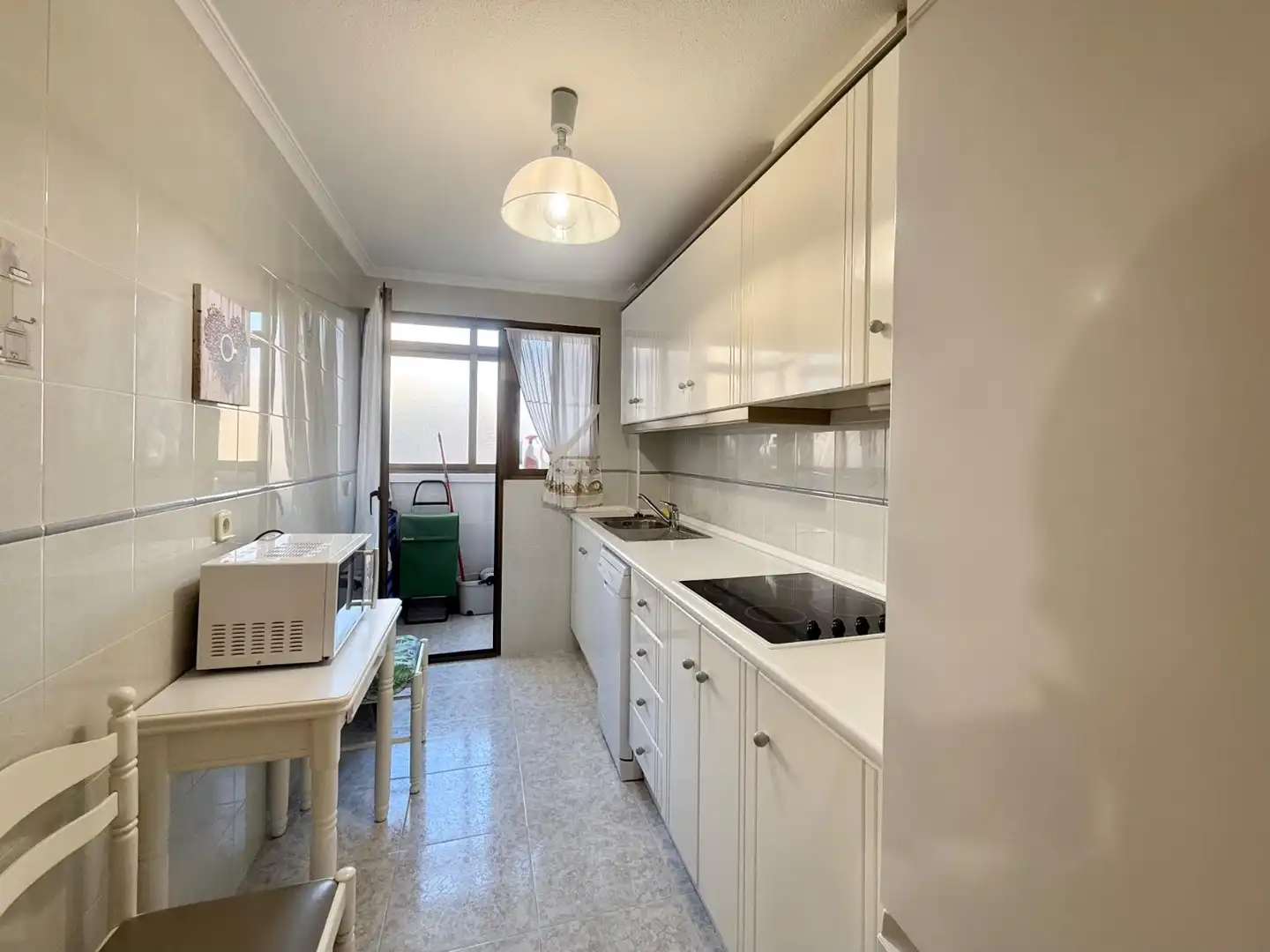 Kitchen of Flat for rent in Guardamar del Segura  with Terrace, Furnished and Oven