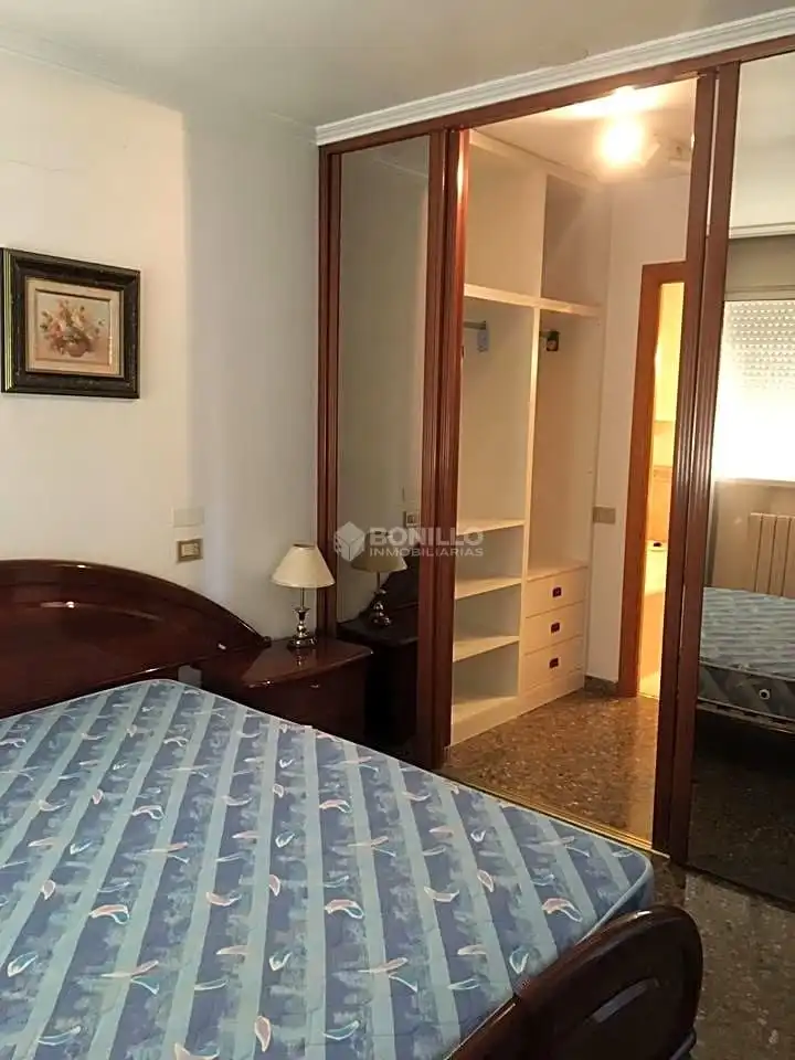 Flat with terrace to rent in Avenida de Sagunto, imagen 32