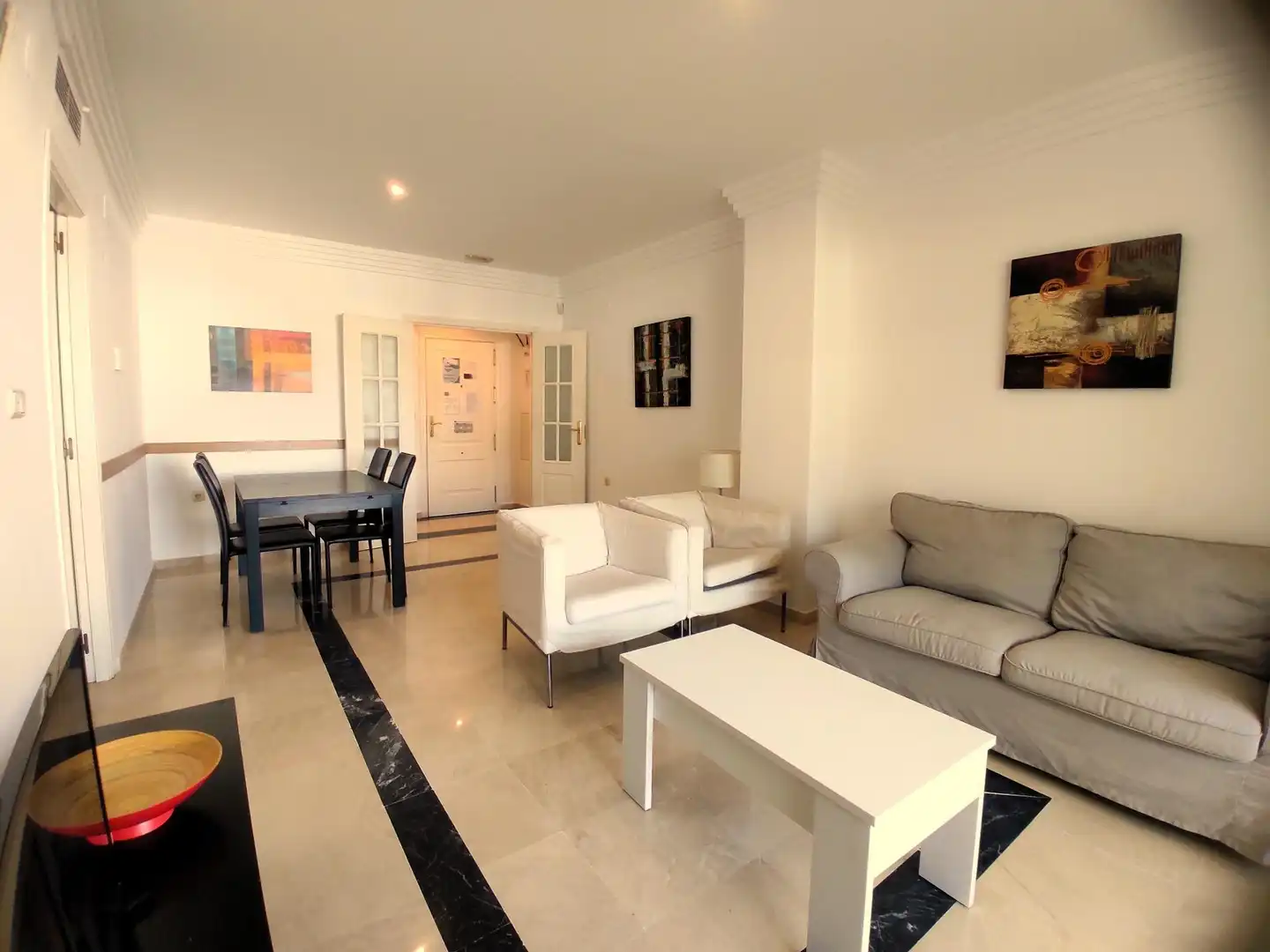 Sala de estar de Apartamento en venta en Marbella con Aire acondicionado, Terraza y Amueblado