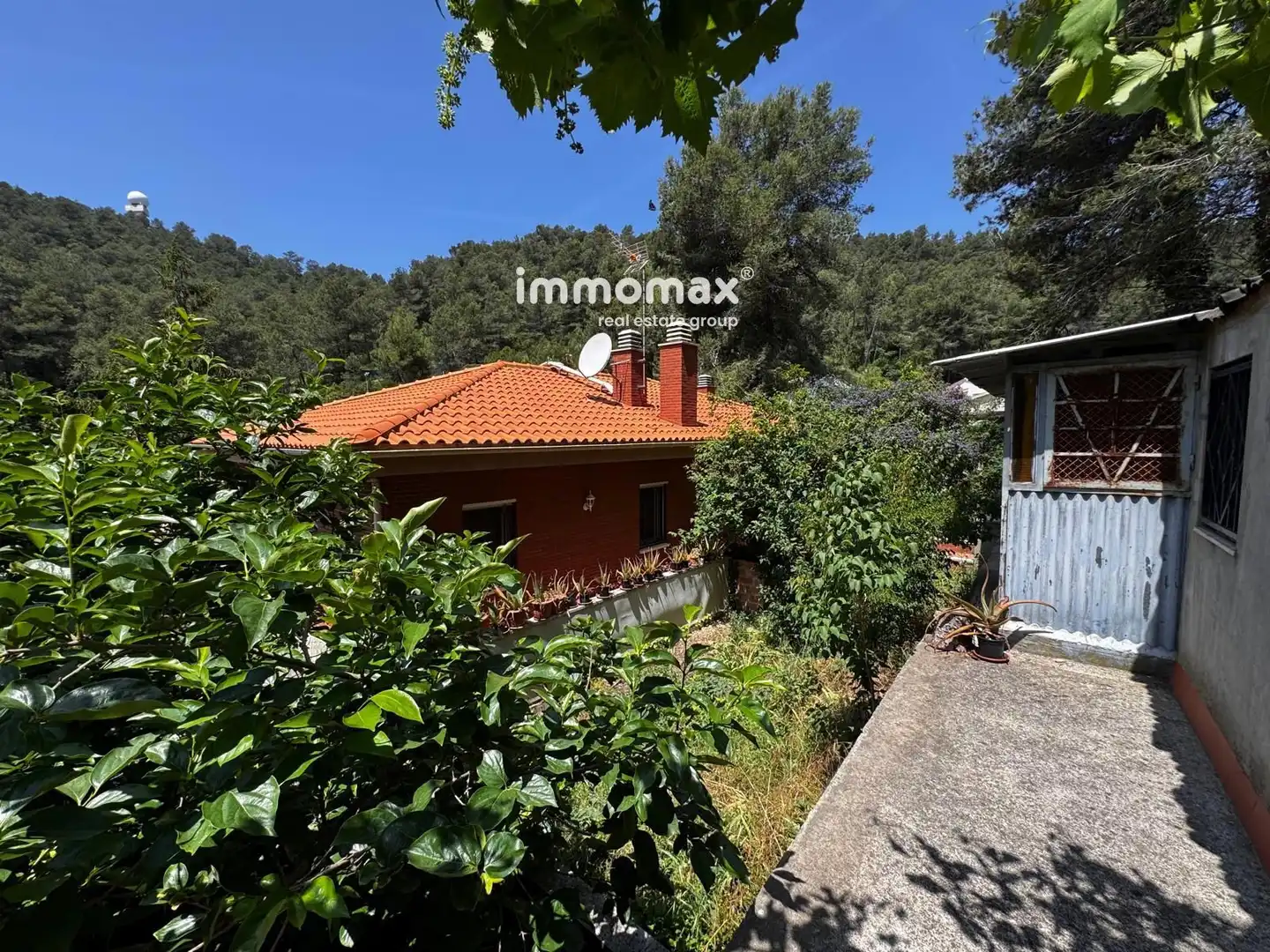 Vista exterior de Casa o chalet en venta en Vallirana con Aire acondicionado, Calefacción y Terraza