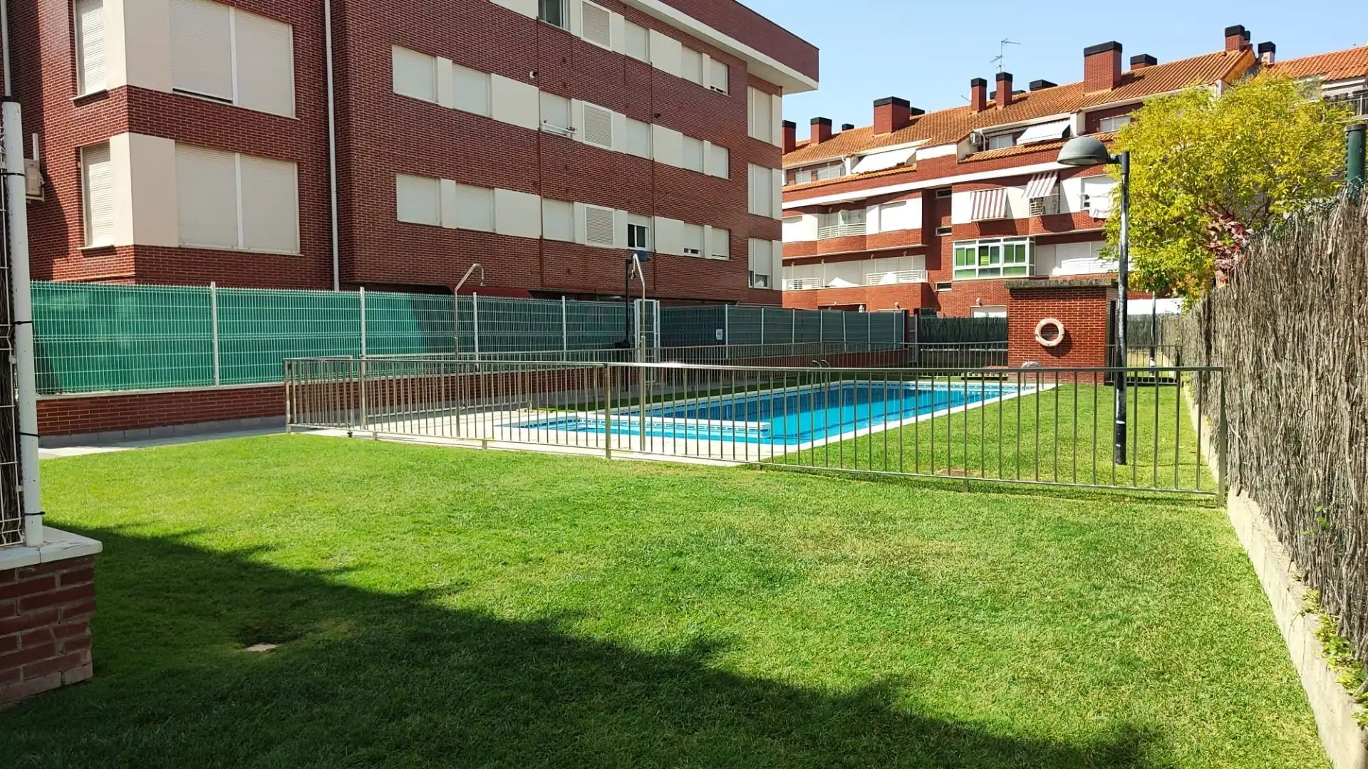 Piscina de Apartament en venda en Villamediana de Iregua amb Calefacció, Jardí privat i Terrassa