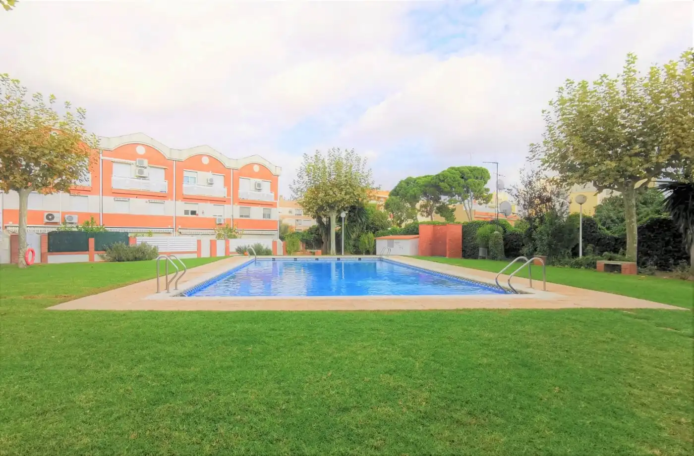 Swimming pool of Houses for sale in Reus  with Air Conditioner, Heating and Private garden