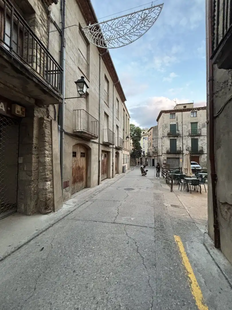 Edifici en venda a Besalú