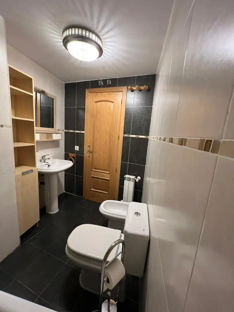 Badezimmer von Wohnung zum Verkauf in Ávila mit Terrasse und Abstellraum