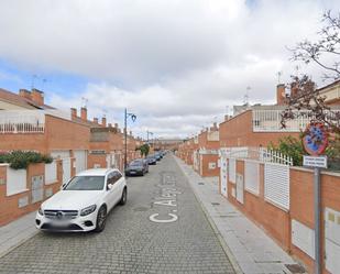 Vista exterior de Dúplex en venda en Parla