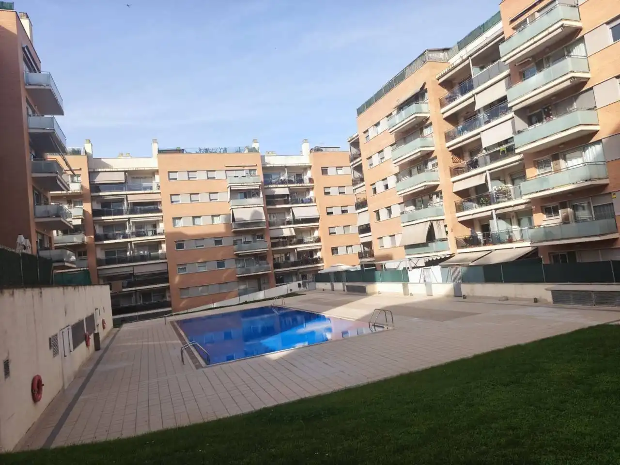 Piscina de Ático en venta en Montornès del Vallès con Aire acondicionado, Calefacción y Parquet