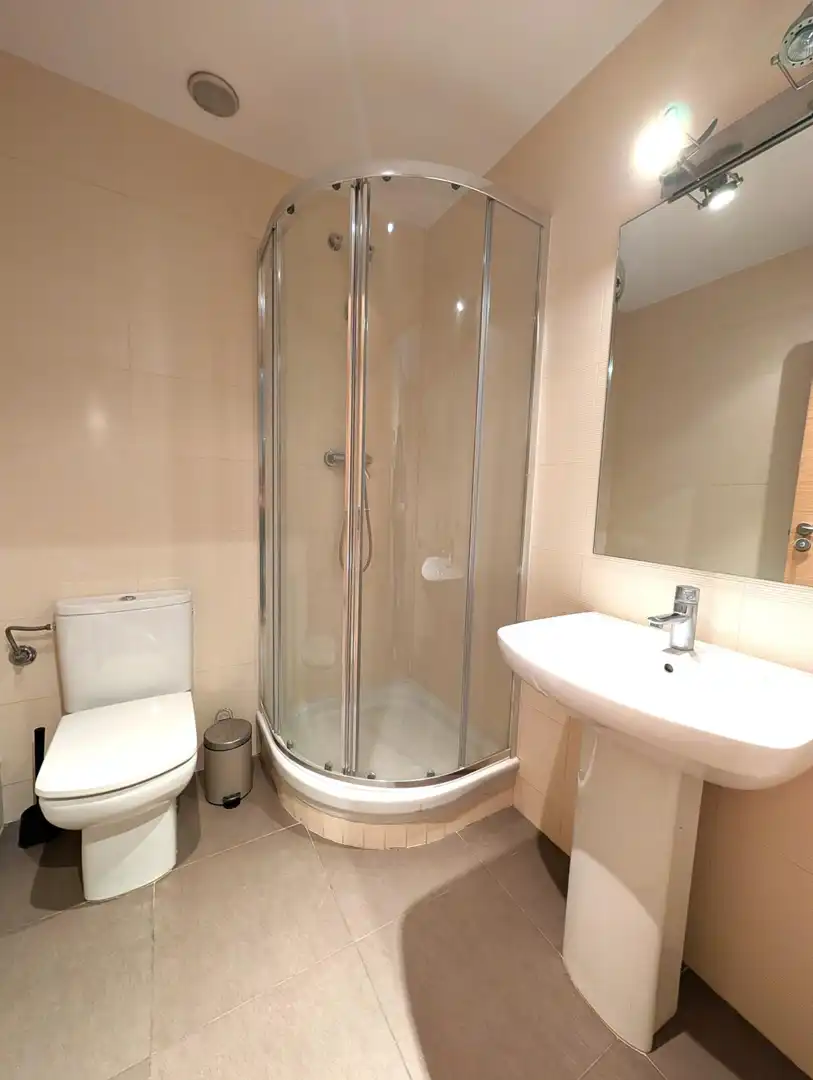 Baño de Piso en venta en Molins de Rei con Aire acondicionado, Amueblado y Balcón