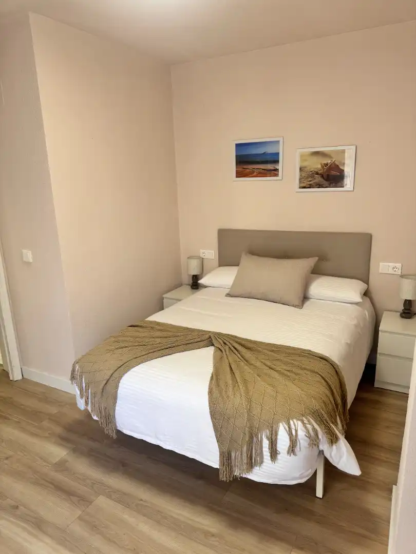Schlafzimmer von Wohnung zur Miete in Torrevieja mit Klimaanlage, Heizung und Terrasse