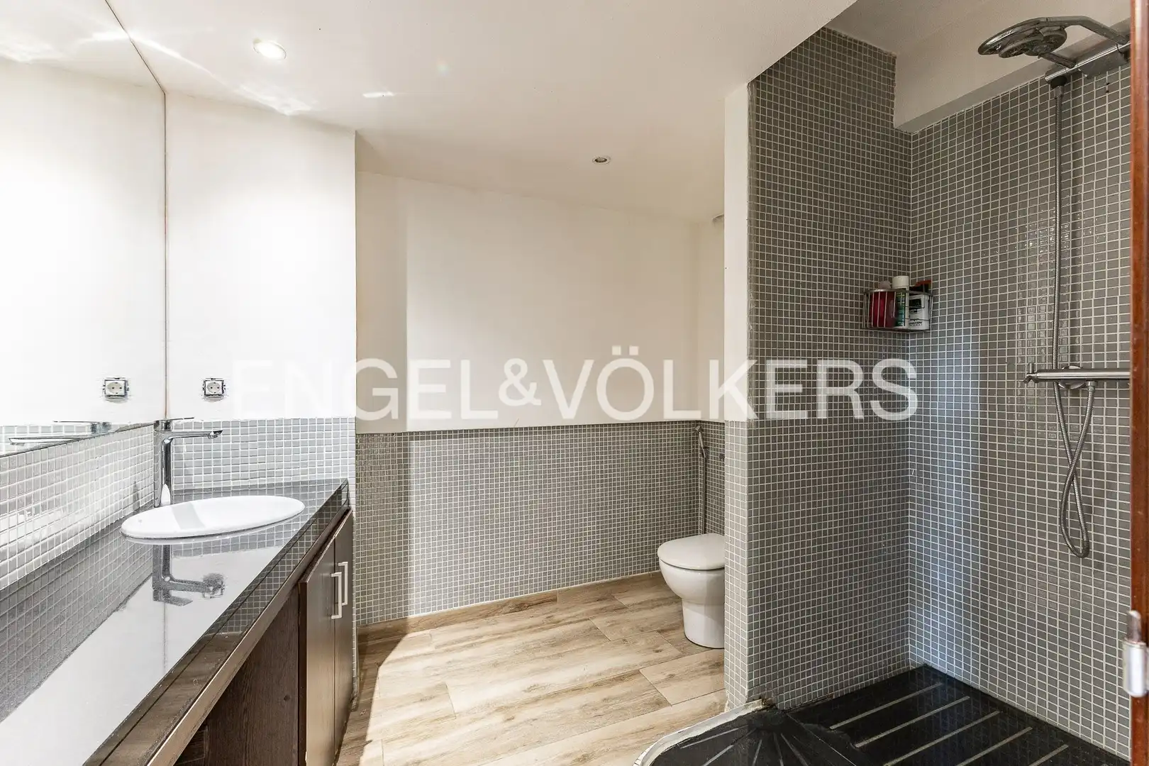 Bathroom of Flat for sale in Caldes d'Estrac  with Air Conditioner, Heating and Private garden