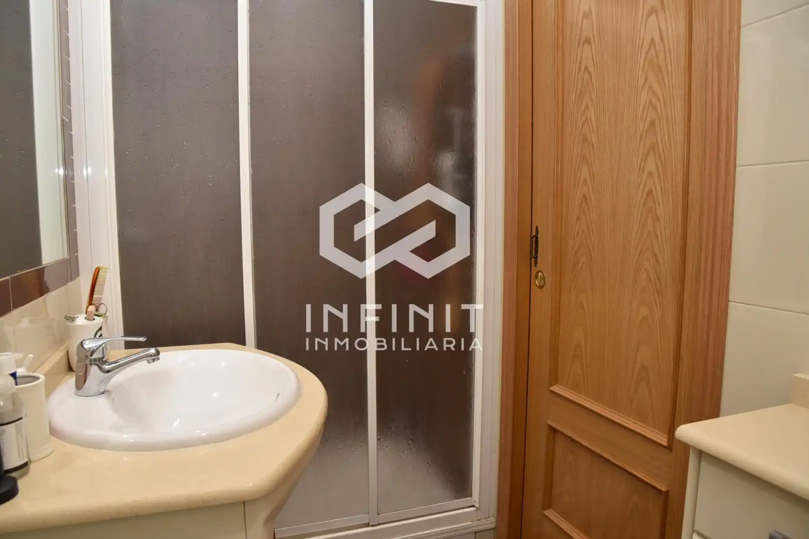 Bathroom of Flat for sale in Val