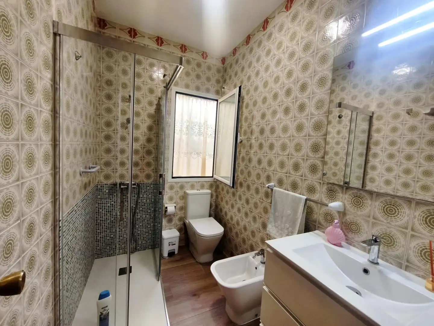 Bathroom of Attic for rent in Maracena  with Terrace, Furnished and Balcony