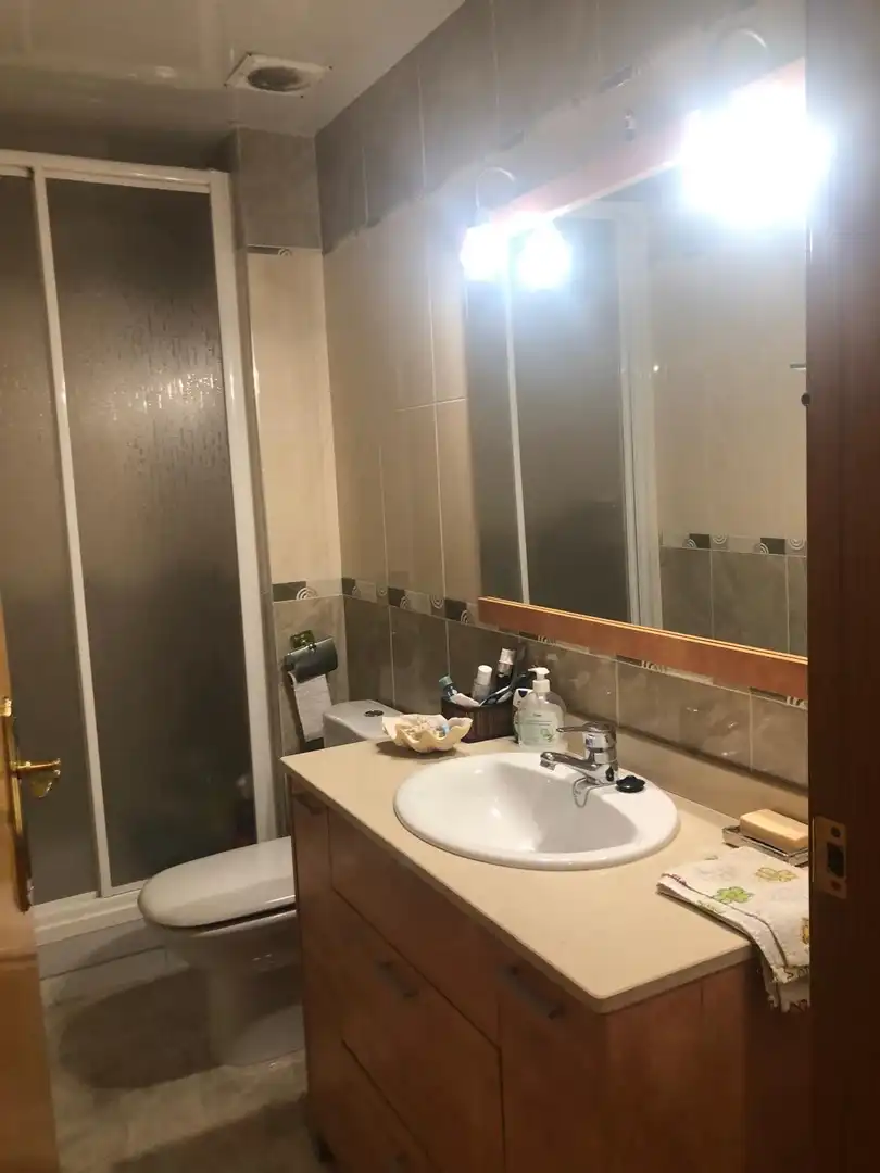 Baño de Casa adosada en venta en Sant Jaume dels Domenys con Calefacción, Terraza y Trastero