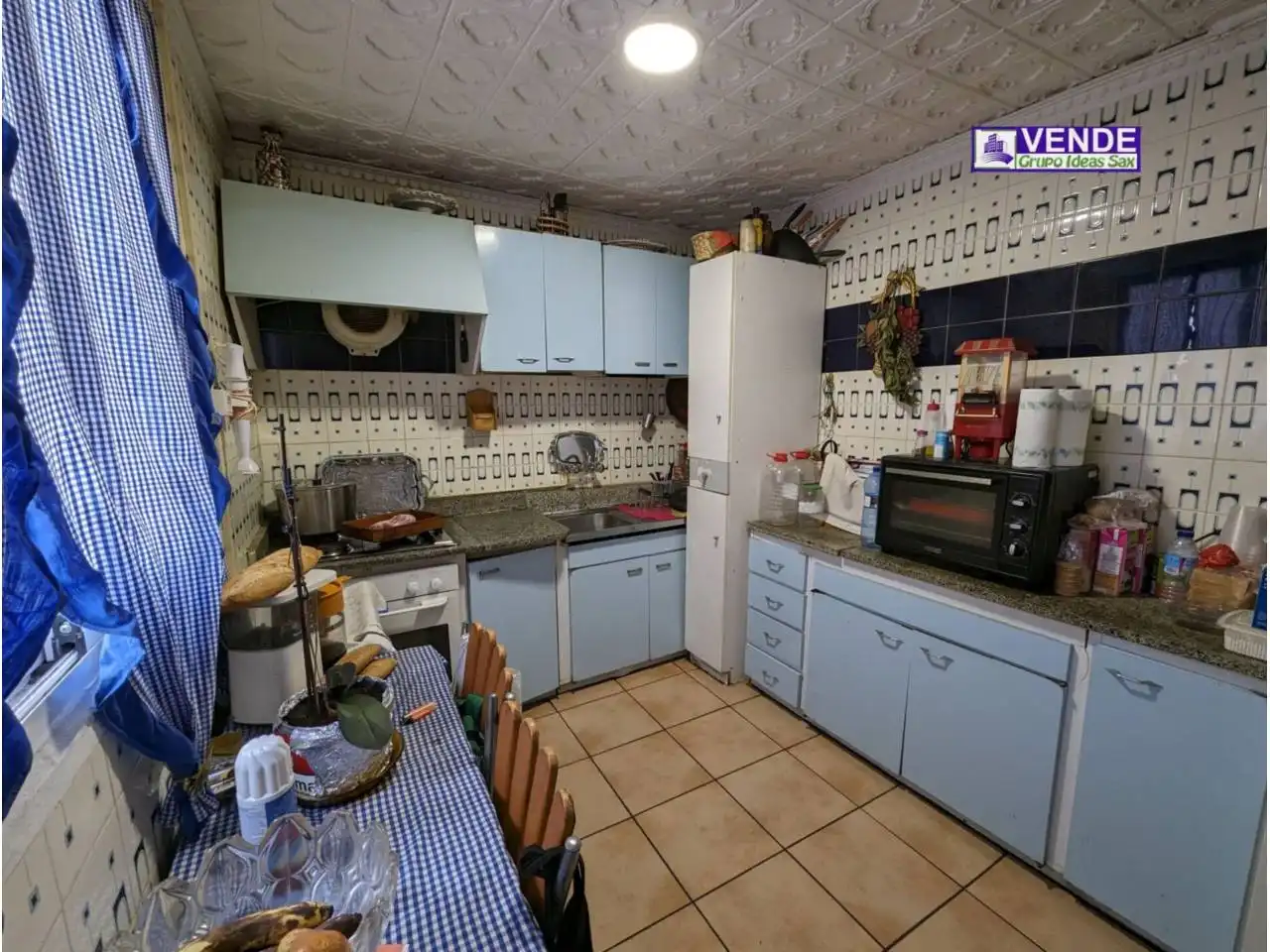Cuina de Finca rústica en venda en Sax amb Jardí privat