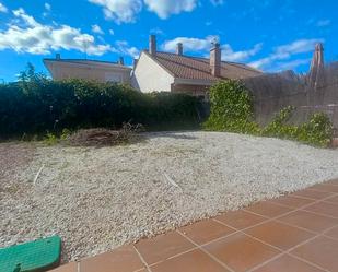 Jardí de Casa adosada en venda en El Casar amb Aire condicionat, Calefacció i Jardí privat