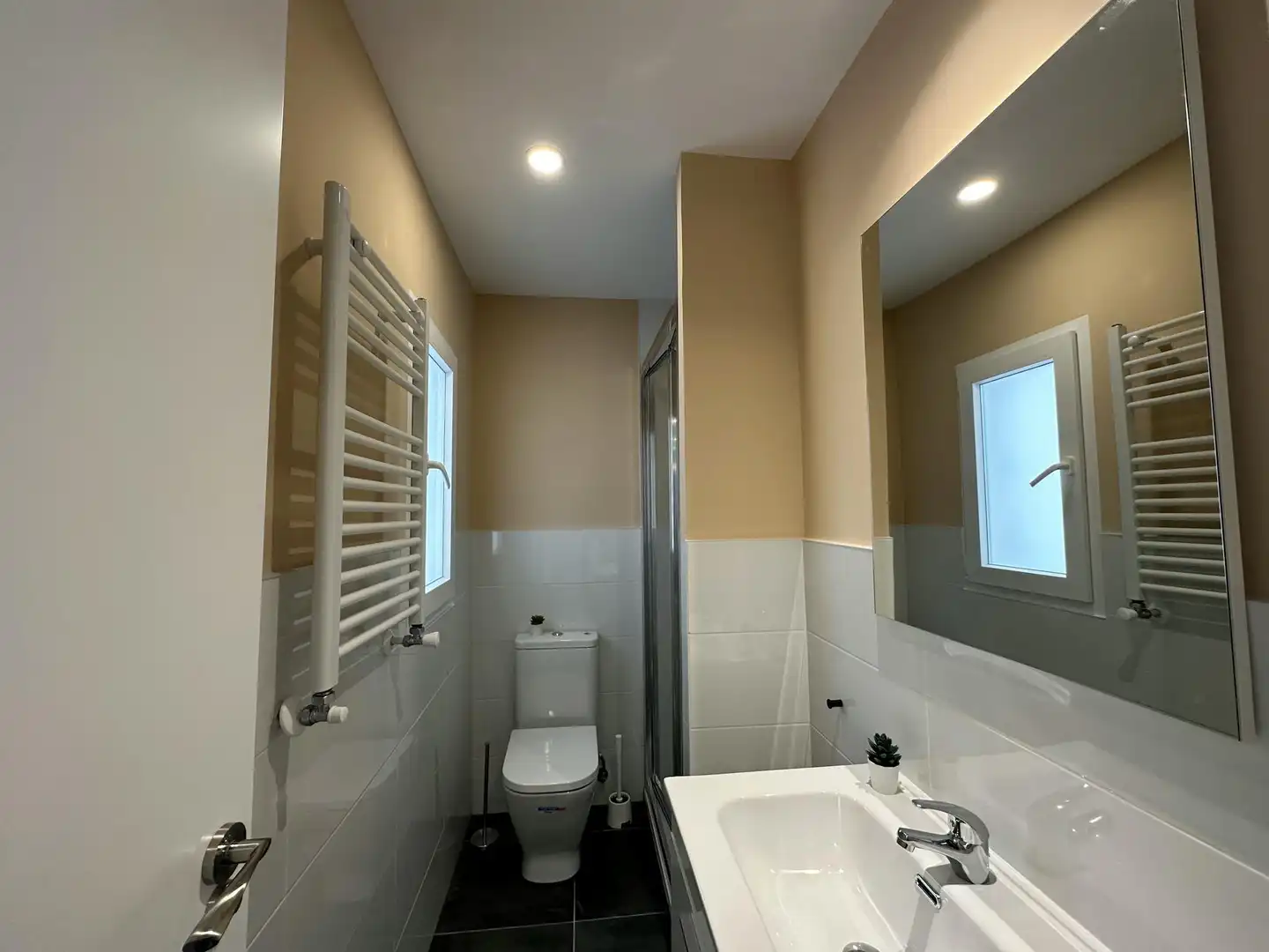 Bathroom of Flat for rent in Madrid  with Heating, Furnished and TV