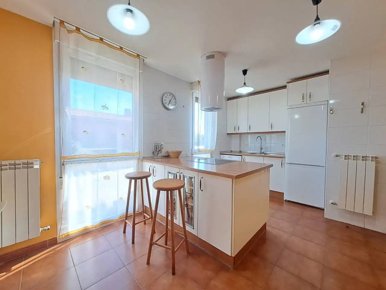 Cocina de Casa o chalet en venta en Valdorros con Calefacción, Jardín privado y Parquet