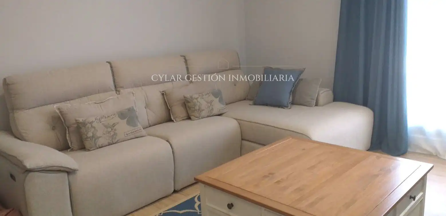 Sala de estar de Piso de alquiler en Salamanca con Calefacción, Terraza y Piscina
